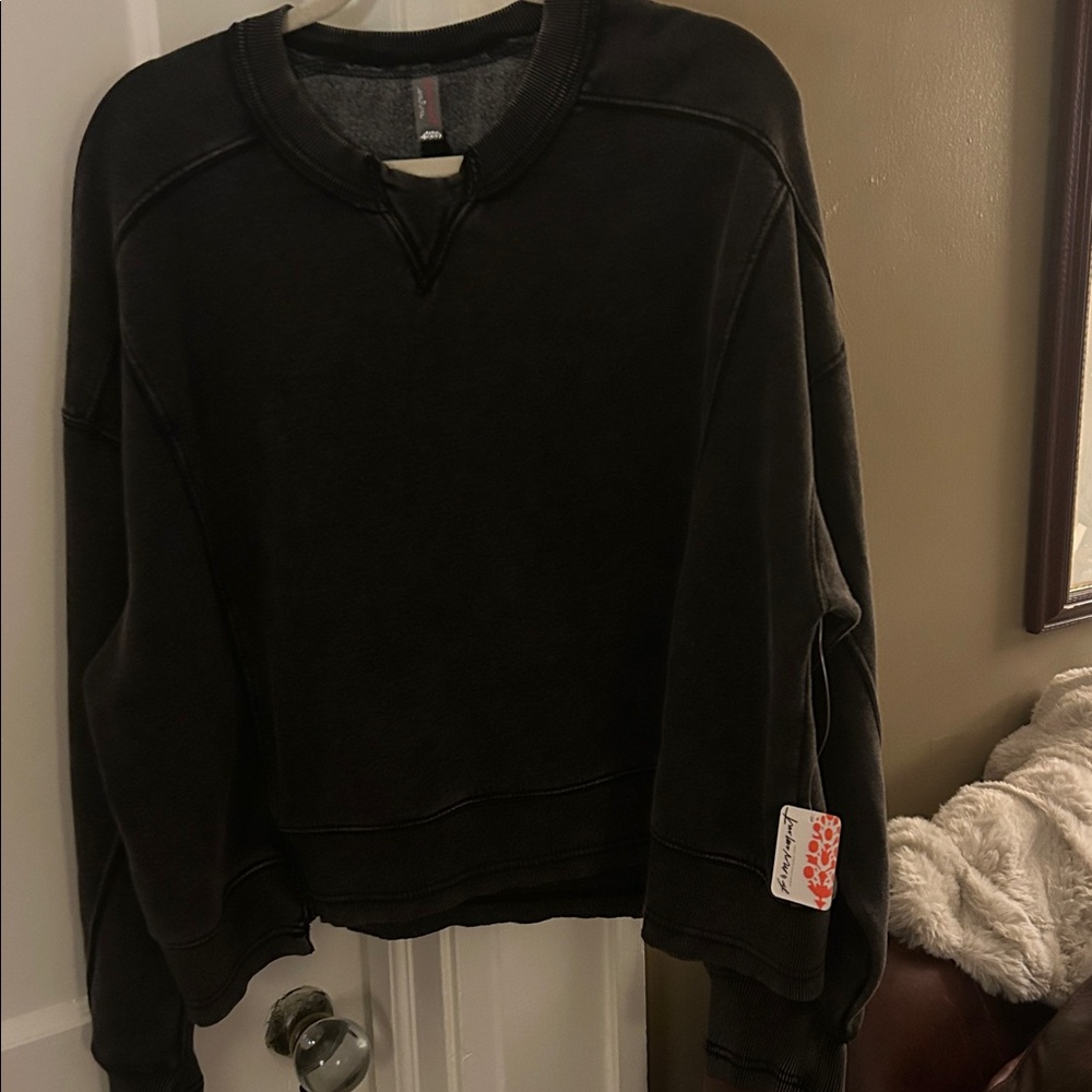 New with Tags Free People Movement Cropped Intercept Sweatshirt in Black XL